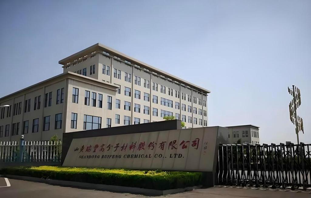 但受季节影响,化肥厂的单一产品碳铵销售困难,严重影响了工厂的正常